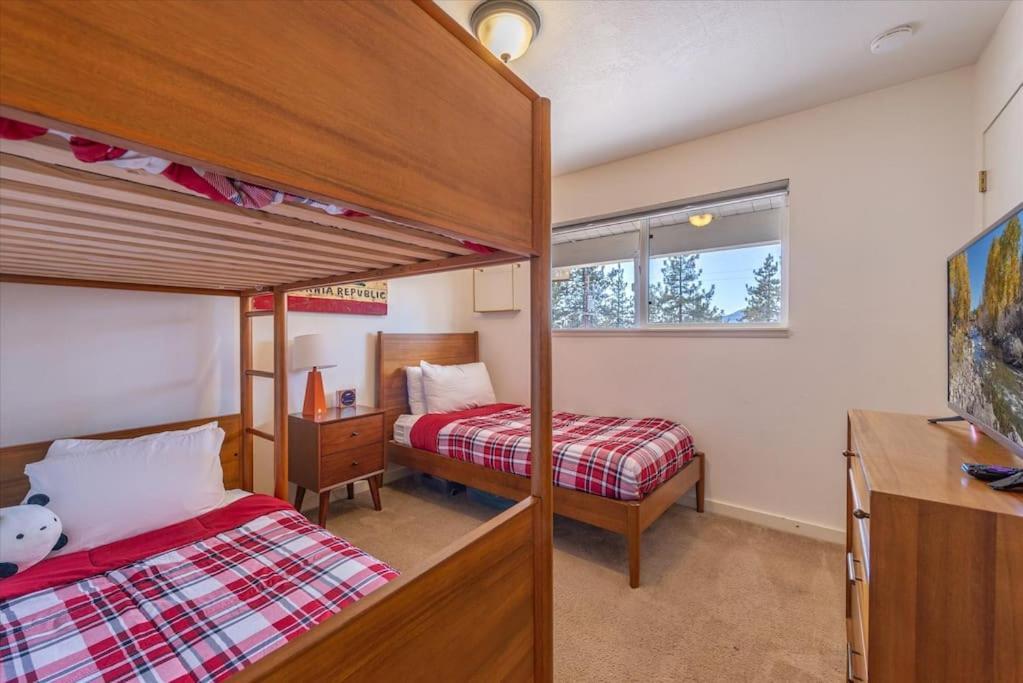 Lake Views, Pet-Friendly Cabin With Hot-Tub In King'S Beach Kings Beach Luaran gambar